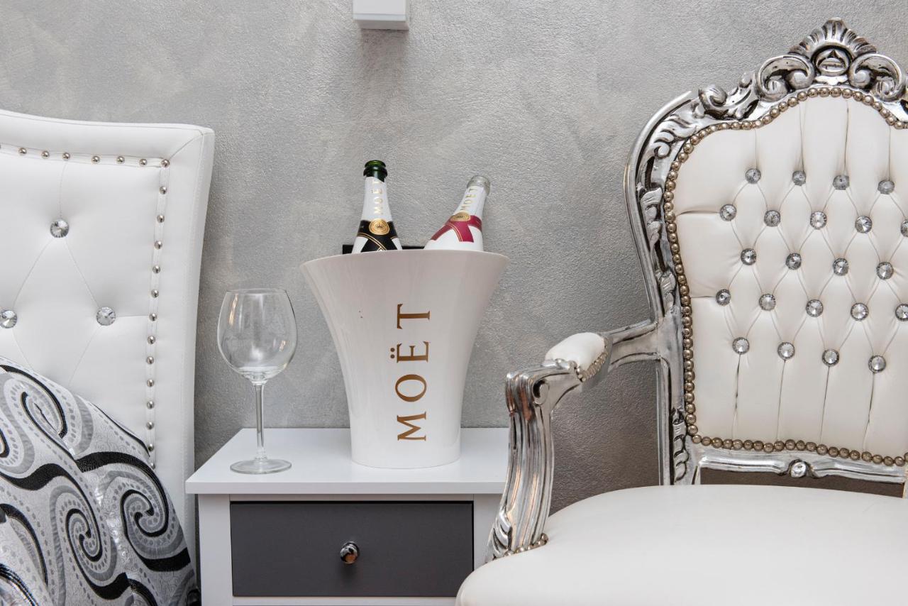 Fashion Apartment Silver بولونيا المظهر الخارجي الصورة