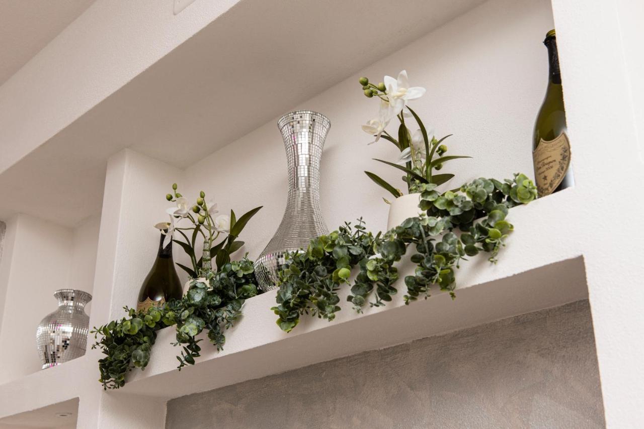 Fashion Apartment Silver بولونيا المظهر الخارجي الصورة